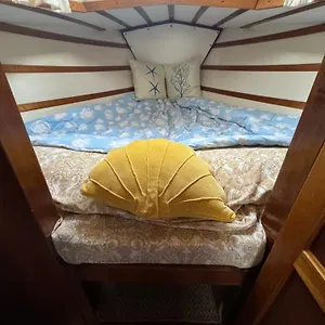 Experience Fantastique De Berce Par La Pres De Barcelona Bateau-hôtel